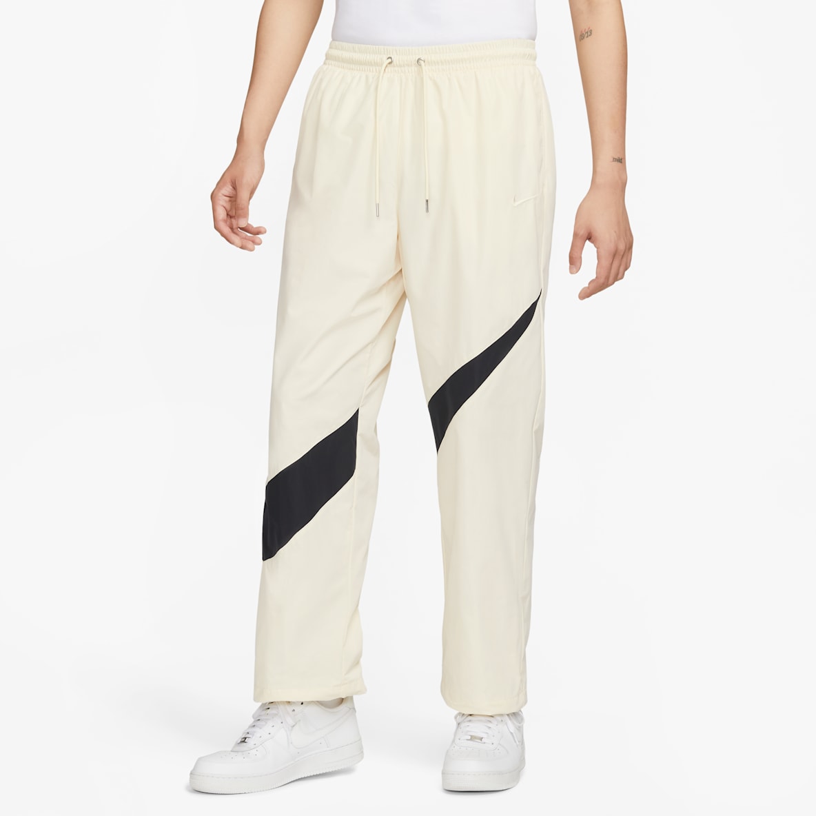 Nike スウッシュナイロンウーブン ジャケット・パンツセット オフホワイト　L 楽天市場】nike ウーブン ジャケット（カラーホワイト）の通販